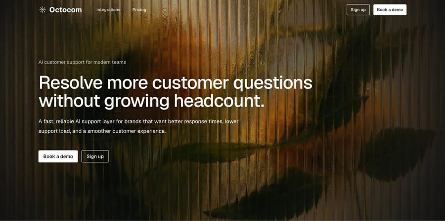 Octocom's homepage, pitching "AI customer support for modern teams" that resolves questions without adding headcount.